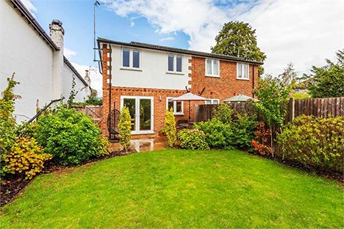 3 Bedroom Semi-Detached House To Rent In Beecot Lane, Walton-On-Thames, Surrey, KT12