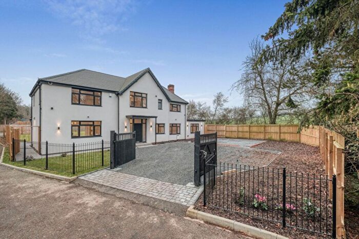 5 Bedroom Detached House To Rent In Hanbury Road, Stoke Prior, B60