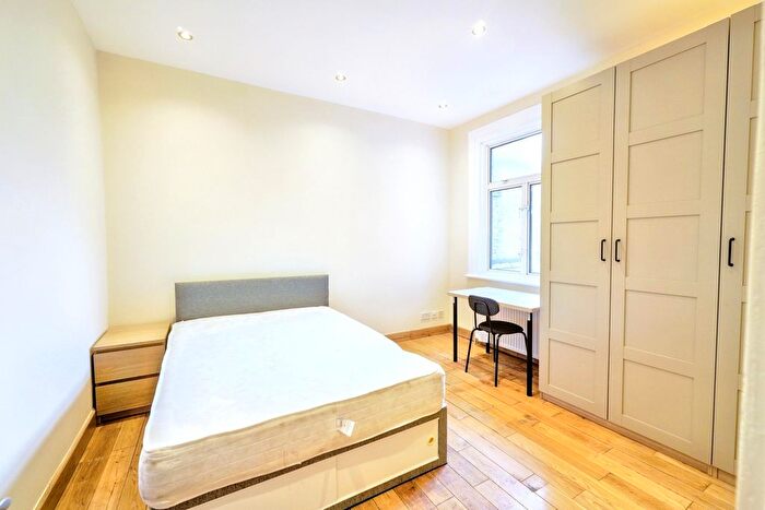 1 Bedroom Property To Rent In Priory Villas, Colney Hatch Lane, N11