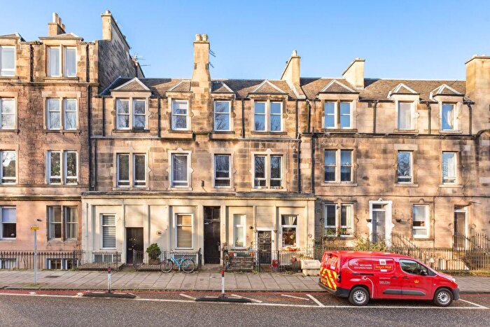 2 Bedroom Flat For Sale In / Angle Park Terrace, Ardmillan, Edinburgh, EH11