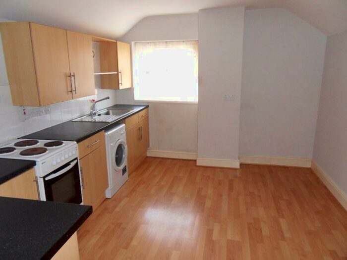 2 Bedroom Flat To Rent In Crabb Street, Rushden, NN10