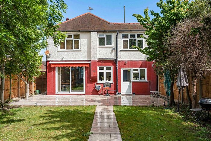 4 Bedroom Detached House For Sale In Staines Road West, Sunbury-On-Thames, Surrey, TW16
