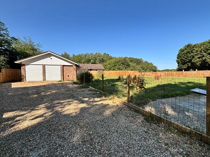 2 Bedroom Bungalow To Rent In Rossway, Berkhamsted, HP4