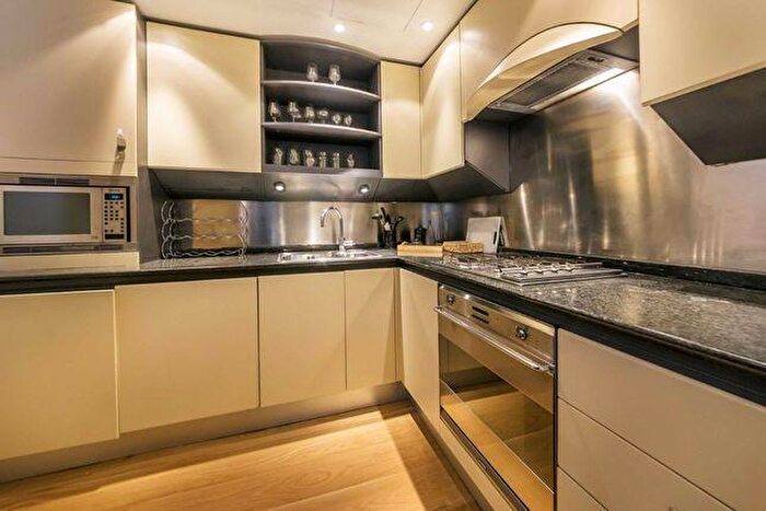2 Bedroom Apartment To Rent In Berkeley Tower, Westferry Circus, Canary Wharf, London, E14