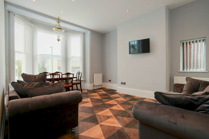 10 Bedroom End Of Terrace House To Rent In Waverley Street, Arboretum, NG7