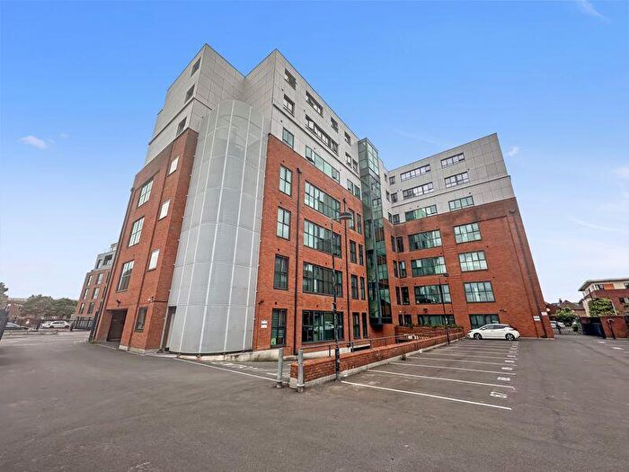 2 Bedroom Flat To Rent In Chesterfield House, Bath Road, Slough, SL1