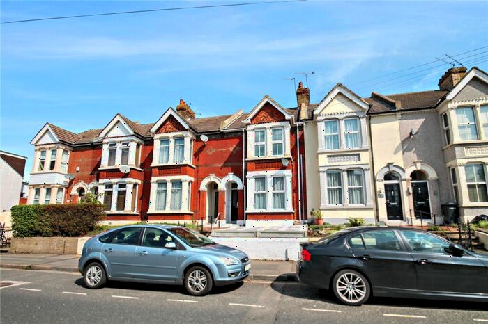 1 Bedroom Flat To Rent In Old Road West, Gravesend, Kent, DA11