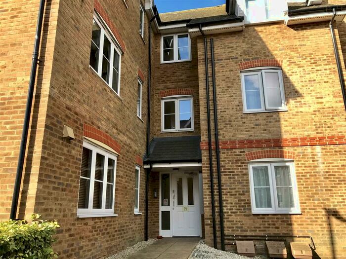 2 Bedroom Apartment To Rent In Wherry Close, Margate, CT9