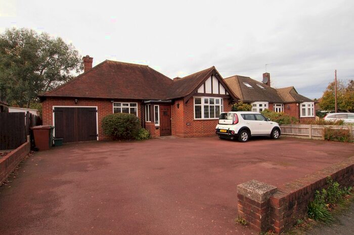 2 Bedroom Bungalow To Rent In Hays Walk, Sutton, Surrey, SM2