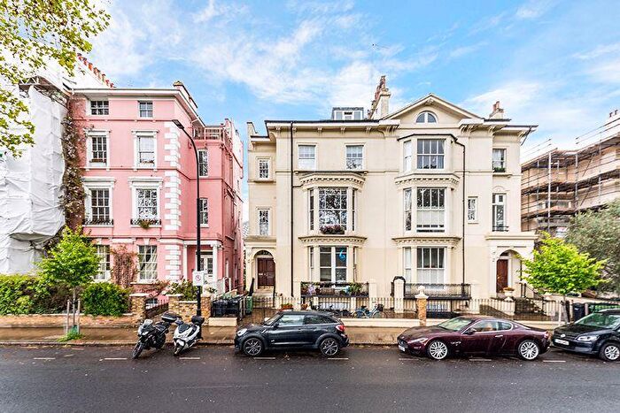 2 Bedroom Apartment To Rent In Albert Terrace, Primrose Hill, NW1