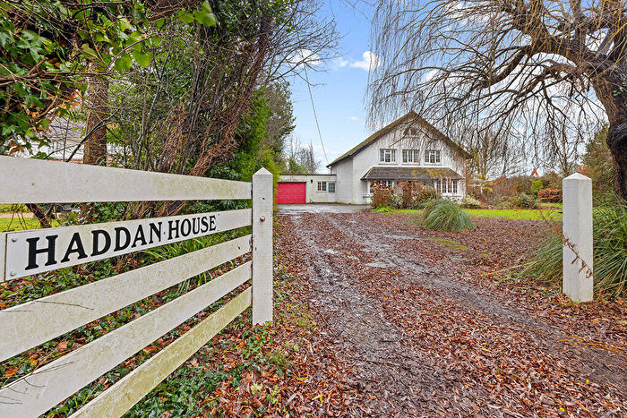 4 Bedroom Detached House For Sale In Shripney Road, Bognor Regis, West Sussex, PO22