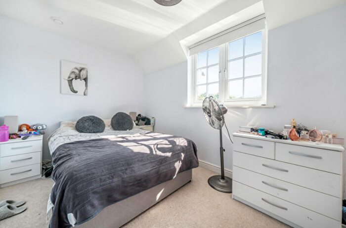 2 Bedroom Apartment To Rent In Flycatcher Keep, RG12