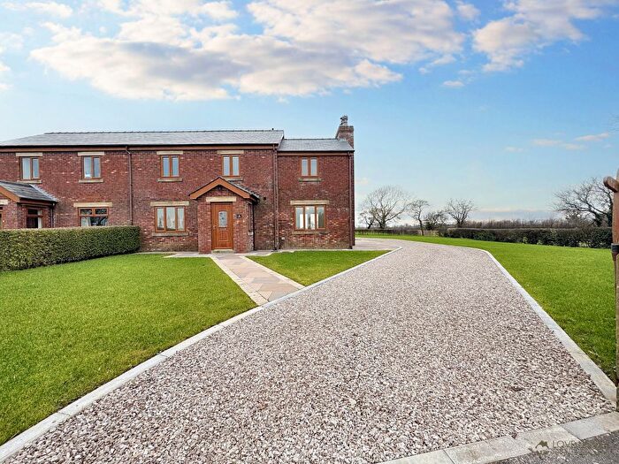 3 Bedroom Semi-Detached House To Rent In Chesham Cottage, Crossmoor, Preston, PR4