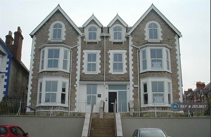 2 Bedroom Flat To Rent In The Grosvenor, Colwyn Bay, LL29