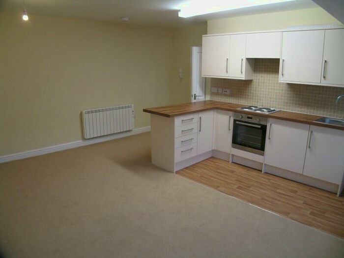 2 Bedroom Apartment To Rent In High Street, Lee-On-The-Solent, Hampshire, PO13
