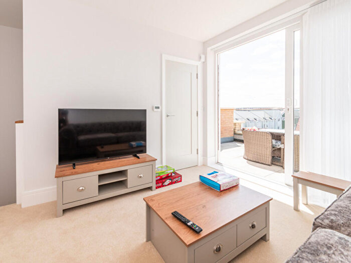 4 Bedroom Terraced House To Rent In Maine Street, Reading, RG2