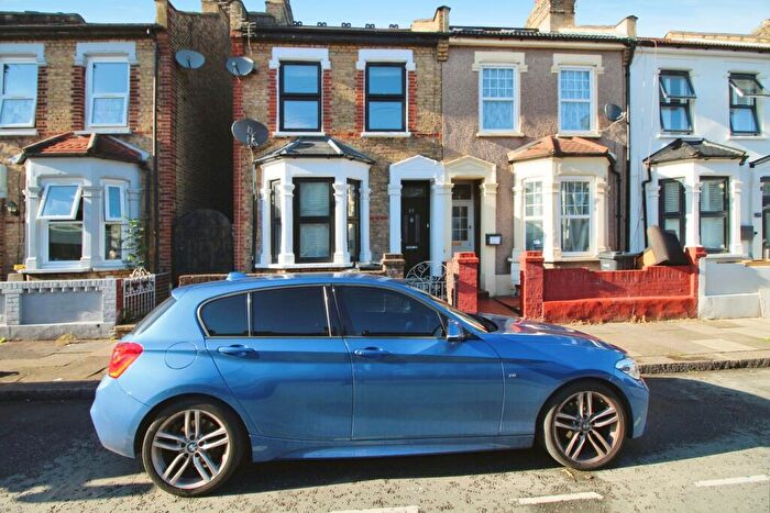 4 Bedroom Terraced House To Rent In Francis Avenue, Ilford, IG1