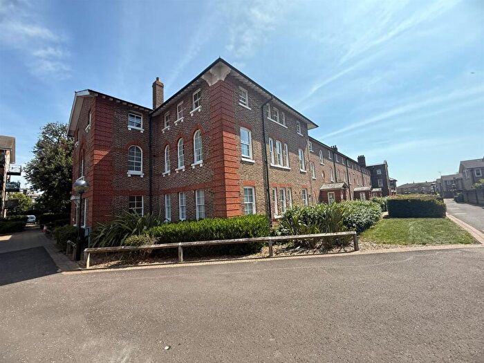 1 Bedroom Apartment For Sale In St. Marys Road, Portsmouth, PO3