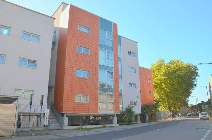 2 Bedroom Flat To Rent In Park Vista Apartments, Hermit Road, E16