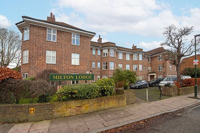 2 Bedroom Flat To Rent In Whitton Road, Twickenham, TW1