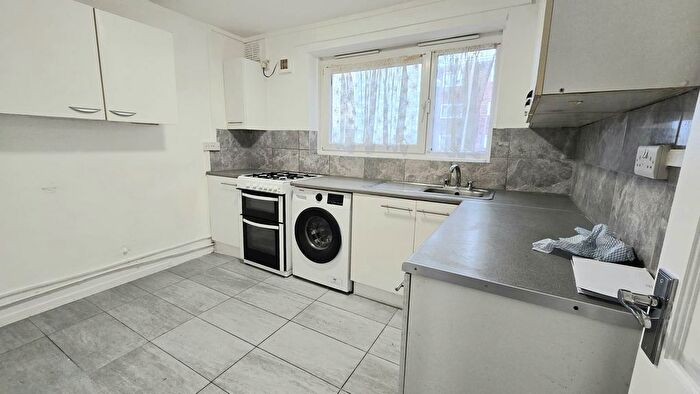 4 Bedroom Flat To Rent In Harts Lane, Barking, Essex, IG11