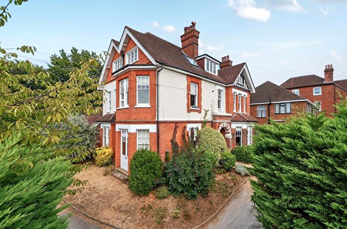 1 Bedroom Flat For Sale In Clandon Road, Guildford, Surrey, GU1