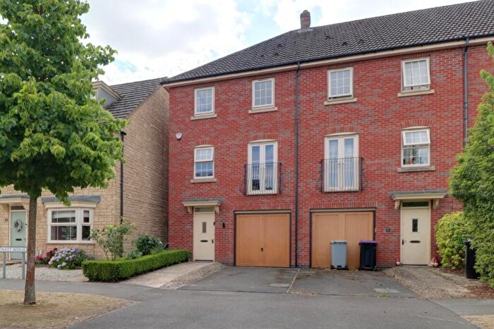 4 Bedroom Town House For Sale In Watt Ave, Colsterworth, Lincs, NG33