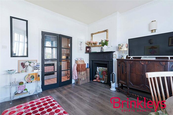 1 Bedroom Flat To Rent In Vineyard Hill Road, London, SW19