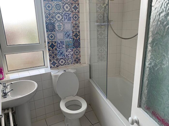 1 Bedroom Flat To Rent In Stewart Terrace, Edinburgh, EH11