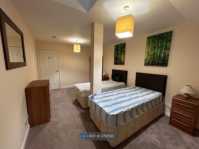 2 Bedroom Flat To Rent In Fraser House, Aberdeen, AB11