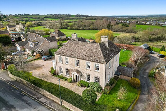 6 Bedroom Detached House For Sale In Purton, Wiltshire, SN5