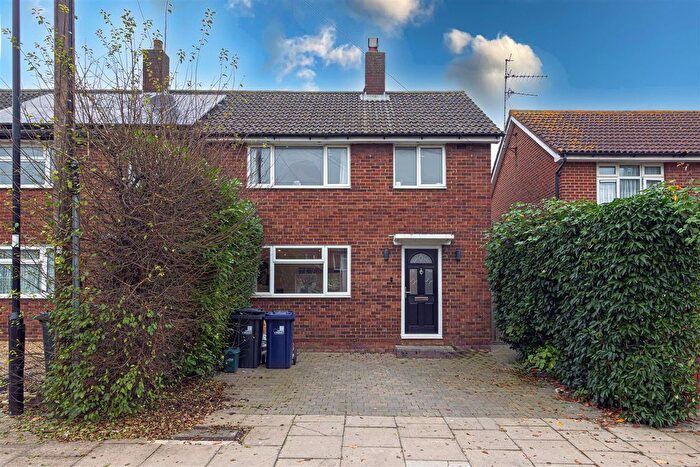 3 Bedroom Terraced House To Rent In Evesham Close, Greenford, UB6