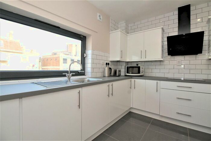 1 Bedroom Flat To Rent In Rich Street, Westferry, Canary Wharf, E14