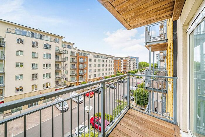 2 Bedroom Flat For Sale In Heritage Avenue, Colindale, London, NW9