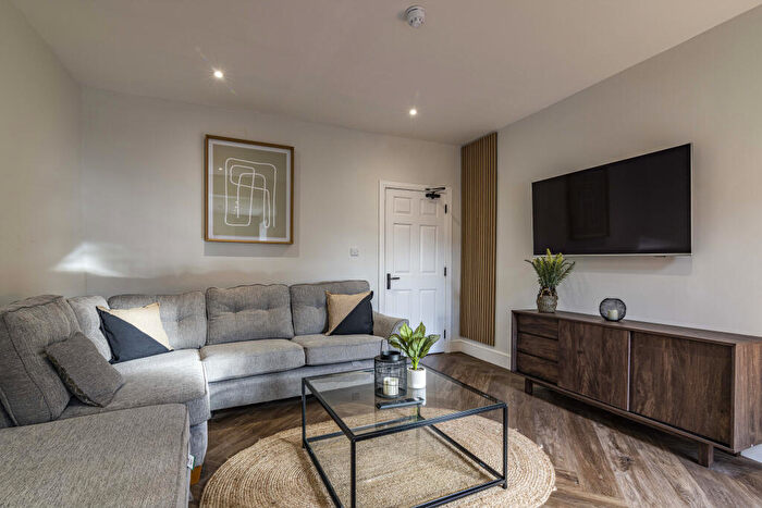5 Bedroom Terraced House To Rent In Sewells Walk // Bed Student House // Aug, LN5