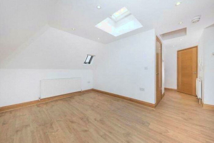 1 Bedroom Flat To Rent In Ossulton Way, Hampstead Garden Suburb, N2