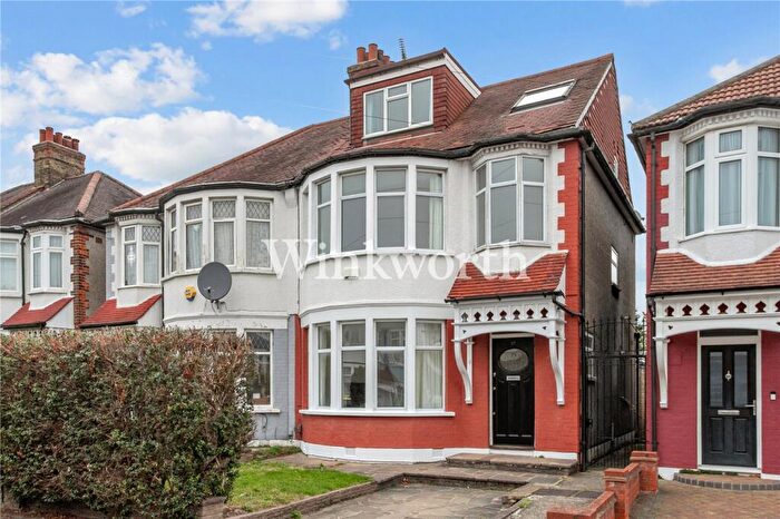 4 Bedroom Semi-Detached House For Sale In Doveridge Gardens, London, N13