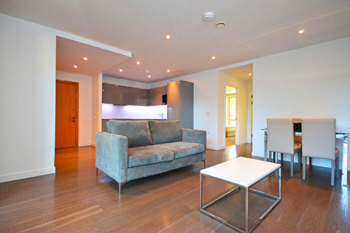2 Bedroom Flat To Rent In Drake Apartments, Heygate Street, SE17