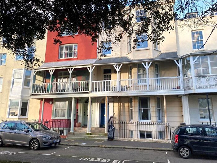 2 Bedroom Apartment For Sale In South Terrace, Littlehampton, West Sussex, BN17