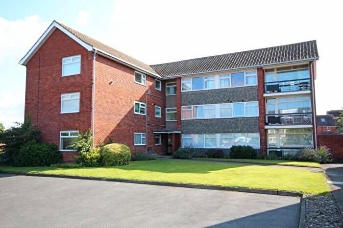 2 Bedroom Flat To Rent In Riplingham, Arlington Avenue, Leamington Spa, CV32
