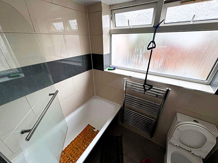 3 Bedroom Terraced House For Sale In Dagmar Road, Southall, UB2