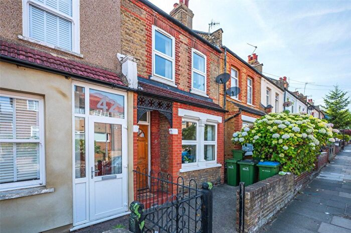 2 Bedroom Terraced House To Rent In Swingate Lane, London, SE18