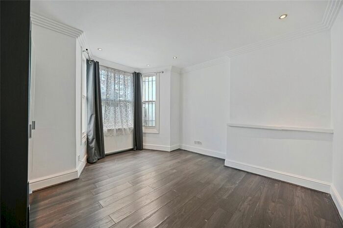 2 Bedroom Flat To Rent In Adelaide Grove, London, W12