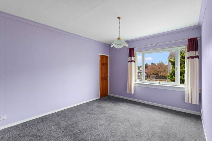 2 Bedroom Cottage For Sale In Moorpark Avenue, Penilee, G52