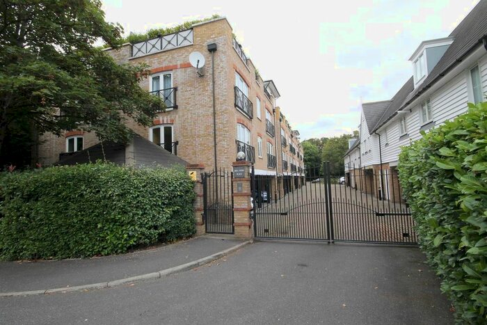 2 Bedroom Flat To Rent In Millpond Place, Carshalton, SM5