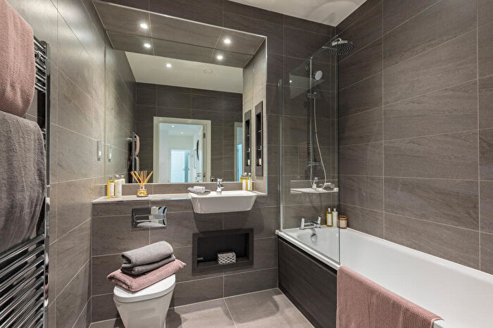 1 Bedroom Apartment For Sale In Cooks Road, Stratford, London, E15