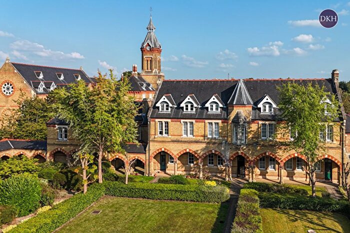 2 Bedroom Flat To Rent In Andrew Reed Court, Keele Close, Watford, Hertfordshire, WD24