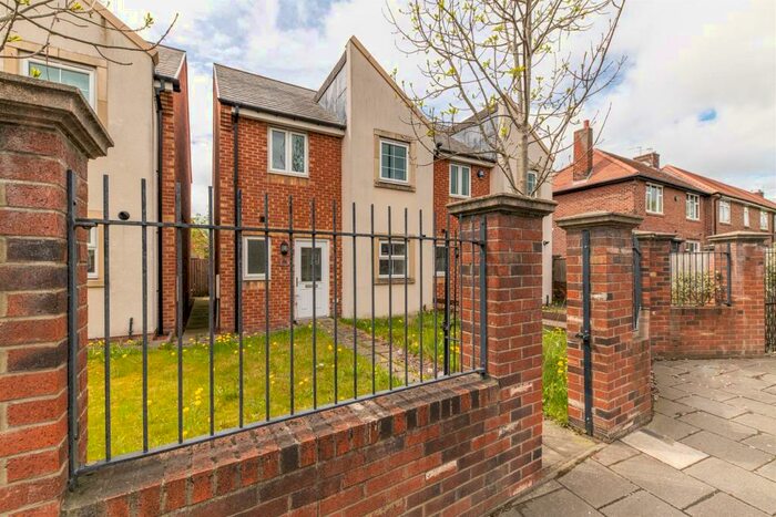 3 Bedroom Semi-Detached House To Rent In Alnmouth Court, North Fenham, Newcastle Upon Tyne, NE5