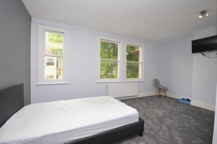 1 Bedroom Property To Rent In St. Peters Avenue, Kettering, NN16