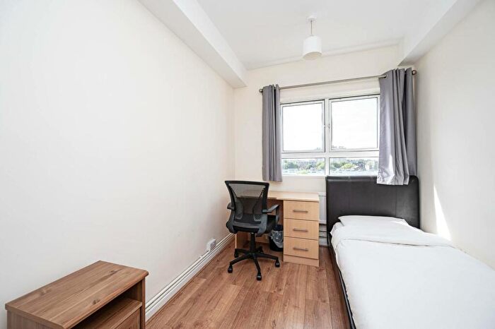 3 Bedroom Flat To Rent In Goldington Street, St Pancras, London, NW1